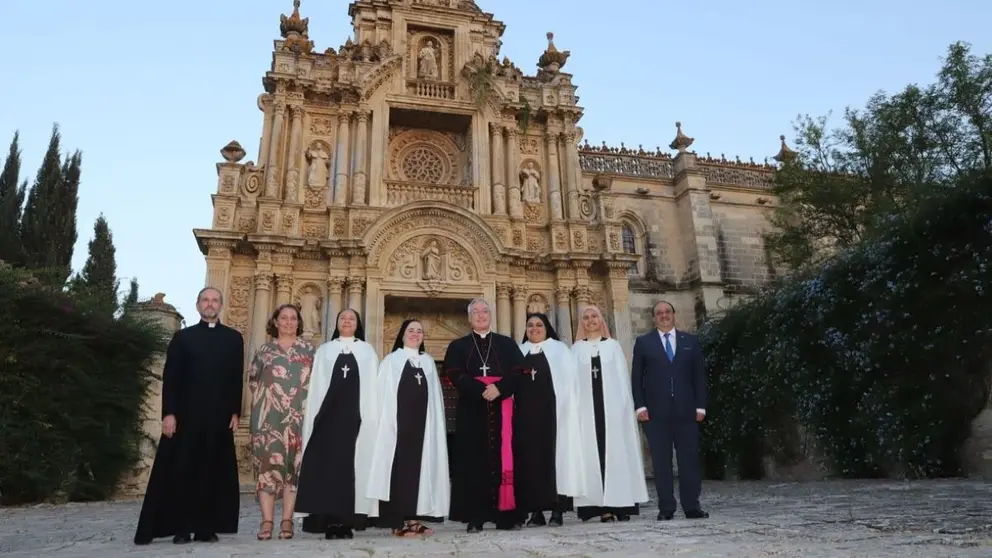 Las Carmelitas Mensajeras del Esp&iacute;ritu Santo en el Monasterio de La Cartuja