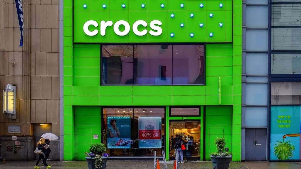 Fachada de tienda Crocs