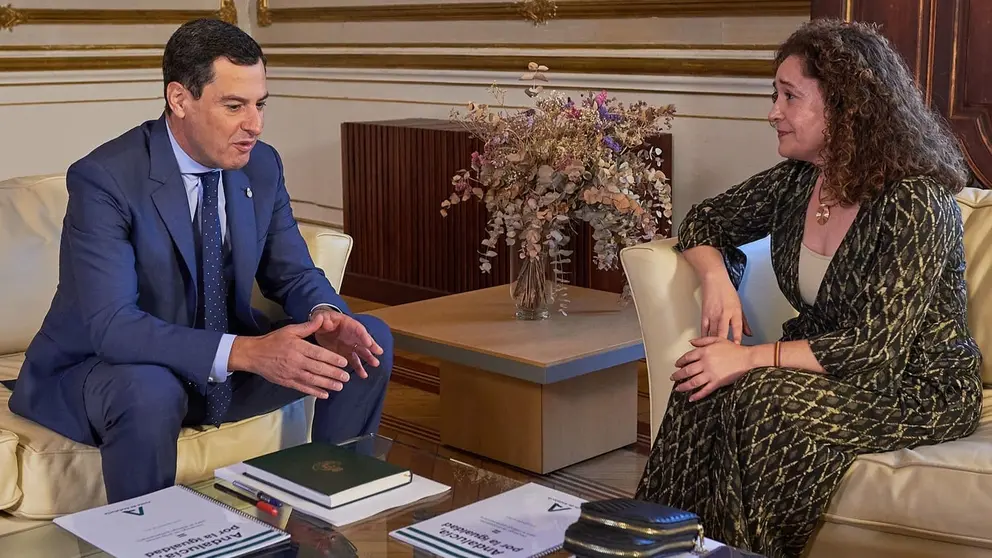 Juanma Moreno, junto a Inmaculada Nierto, portavoz de Por Andaluc&iacute;a | Salvador L&oacute;pez Medina
