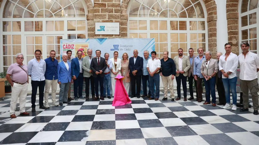 Entrega de material a las escuelas taurinas de la provincia