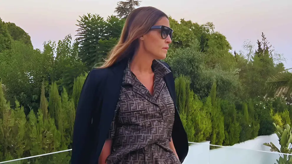 Susana Saborido, la mujer de Joaqu&iacute;n, posando con el conjunto de Fendi