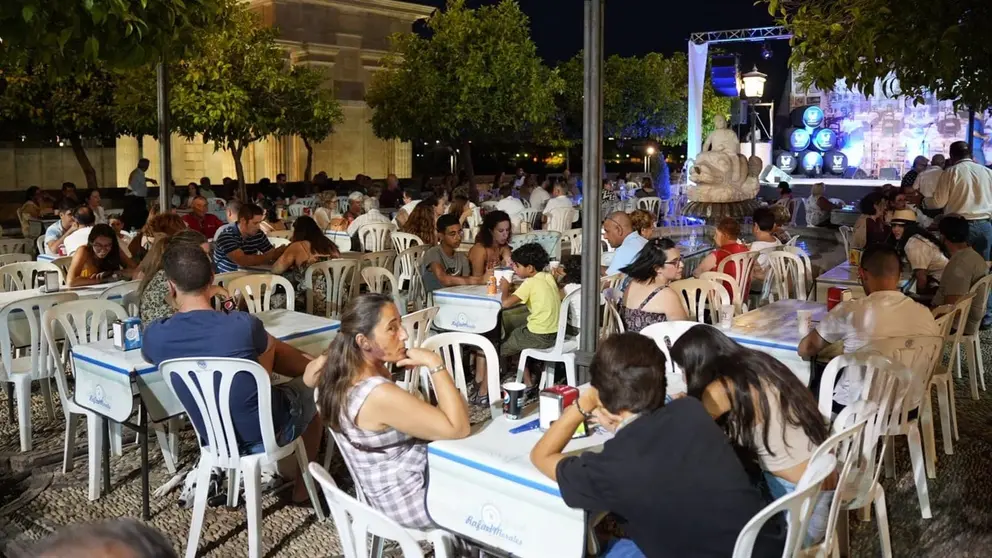 Celebraci&oacute;n de una verbena popular en C&oacute;rdoba