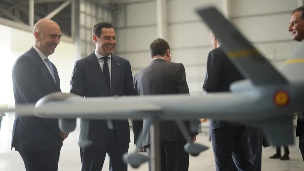 Juanma Moreno, durante la inauguraci&oacute;n del Centro de Experimentaci&oacute;n y Certificaci&oacute;n de Aeronaves Tripuladas desde tierra