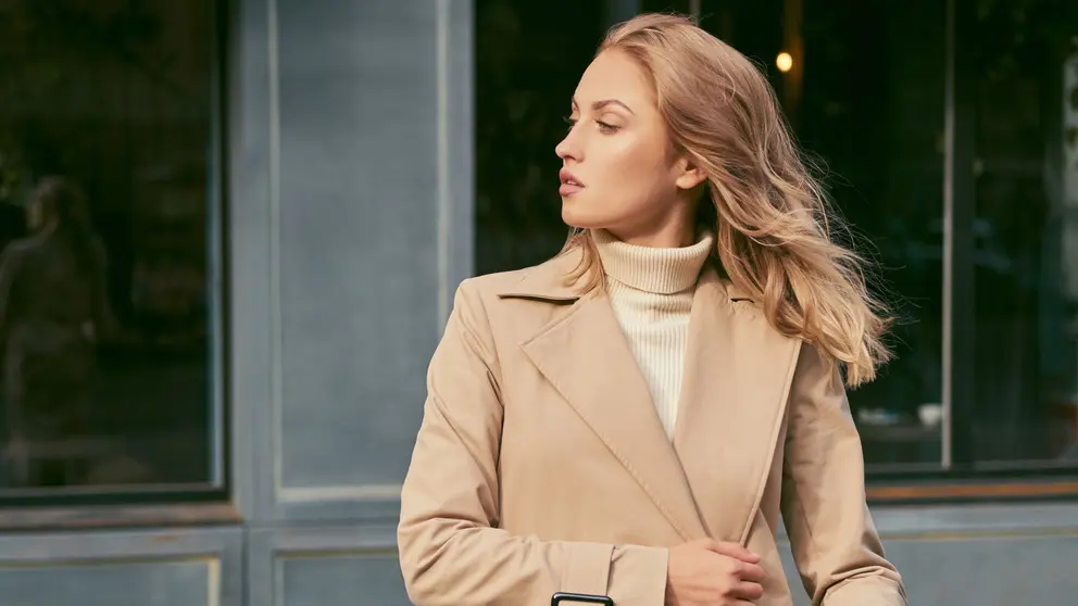 Sfera se la juega a Zara con el abrigo m&aacute;s buscado del momento