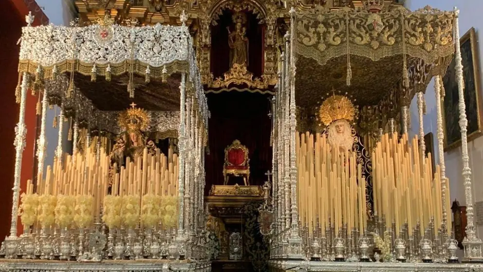 Palios de la Soledad y Santa Mar&iacute;a de la Paz y Concordia en la Iglesia de la Victoria