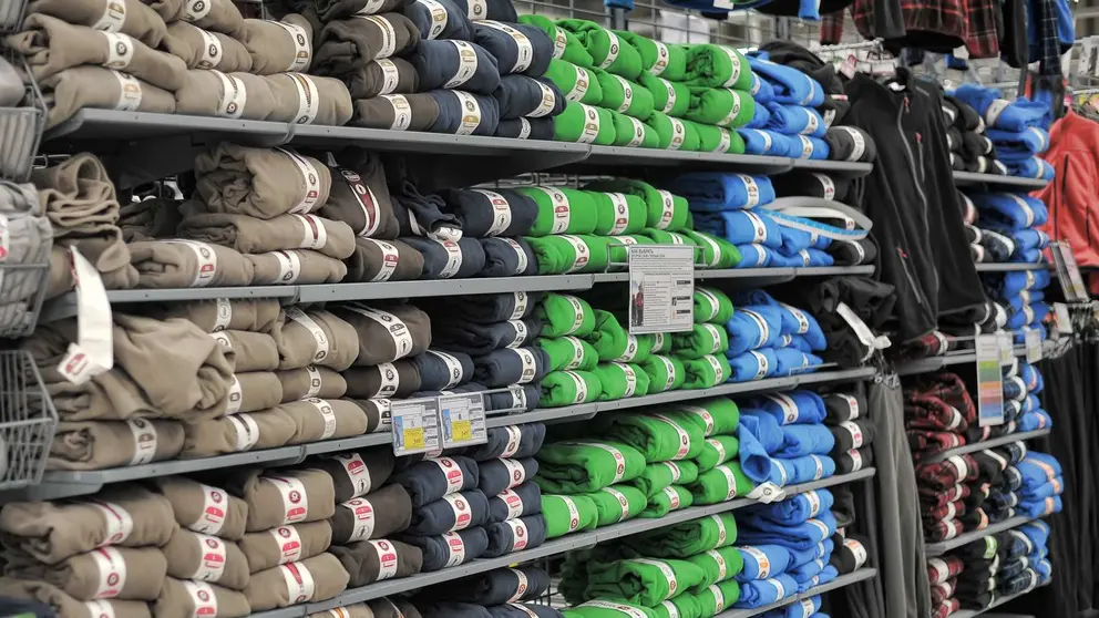 Secci&oacute;n de forros polares en Decathlon