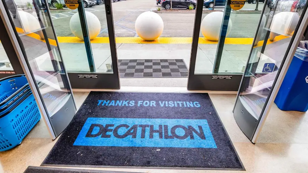 Entrada de tienda Decathlon