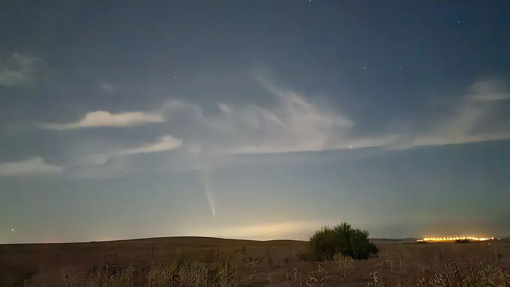 El 'cometa del siglo' visto desde la Campi&ntilde;a de Jerez | Ignacio Rodr&iacute;guez