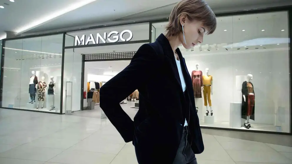 Las americanas y blazers de Mango m&aacute;s originales para llevar con vaqueros y pantalones cortos