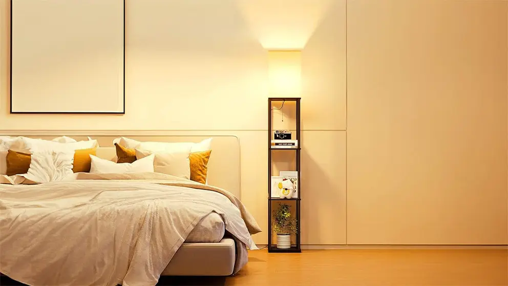 L&aacute;mpara de Pie con temperatura de 3 Colores