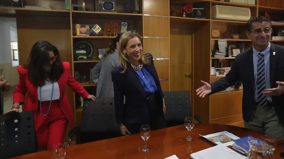 Almudena Mart&iacute;nez ha presentado en Barbate el plan AIRER