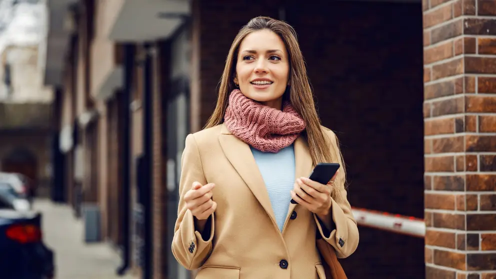 Mujer acude al trabajo