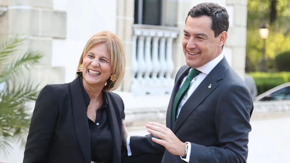 Mar&iacute;a Jos&eacute; Garc&iacute;a-Pelayo y Juanma Moreno | Cristo Garc&iacute;a