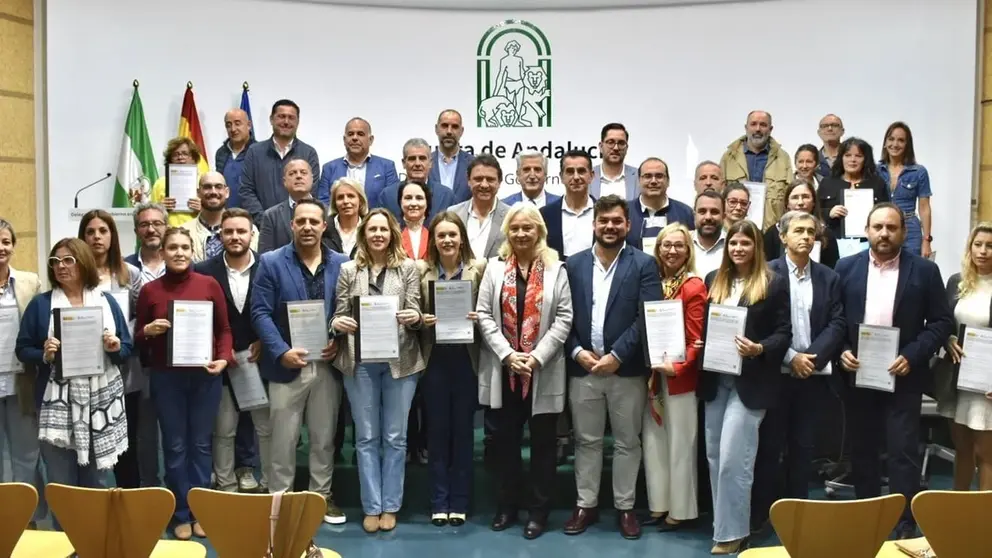 Los ayuntamientos de C&aacute;diz recibir&aacute;n 12 millones para fomentar el empleo