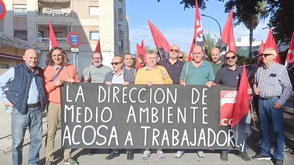 CGT vuelve a manifestarse frente a la delegaci&oacute;n de Medio Ambiente de Jerez