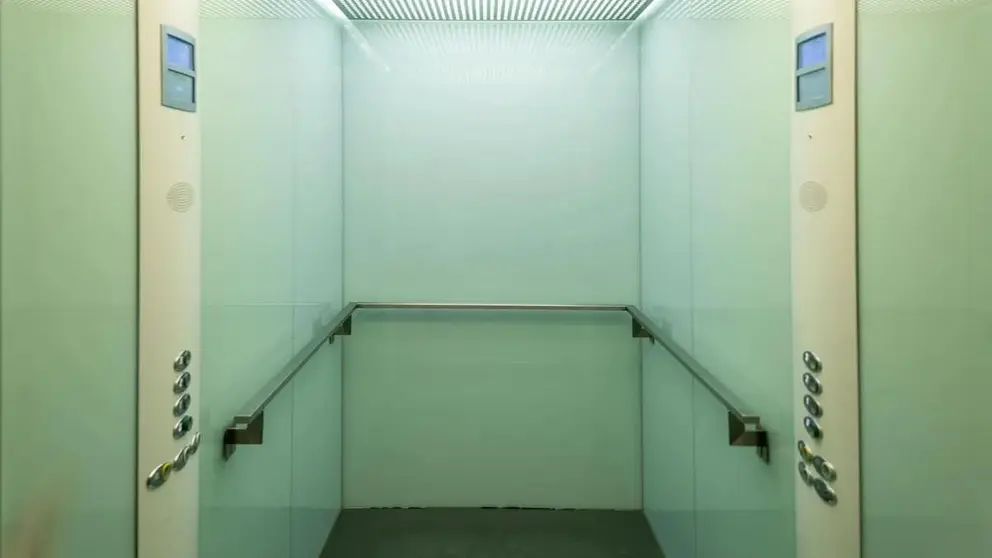 Imagen de archivo del hueco de un montacargas