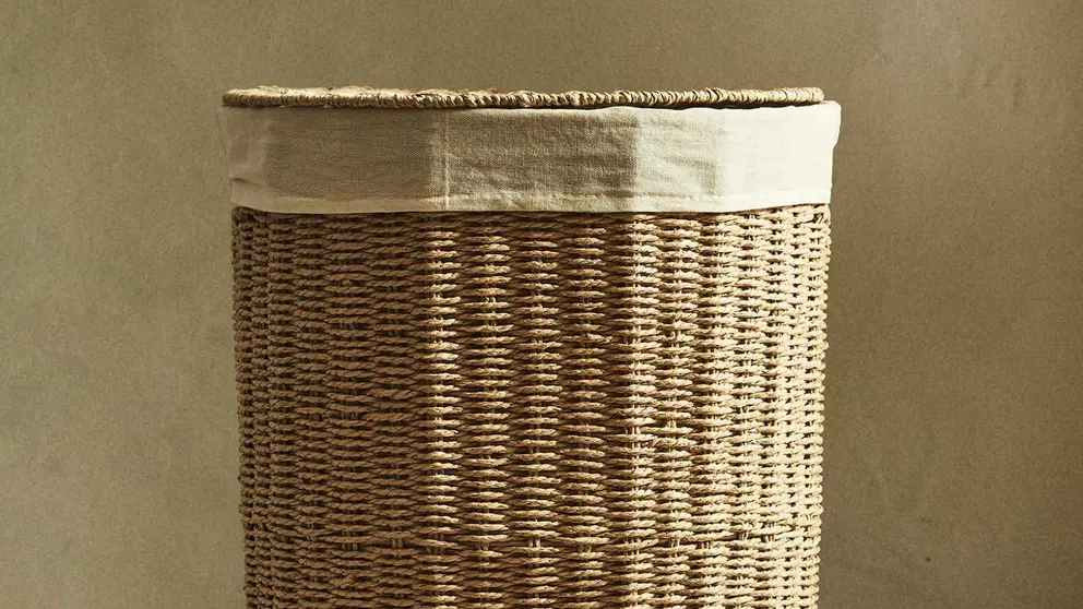 Cesta de ropa con tejido interior de Zara Home
