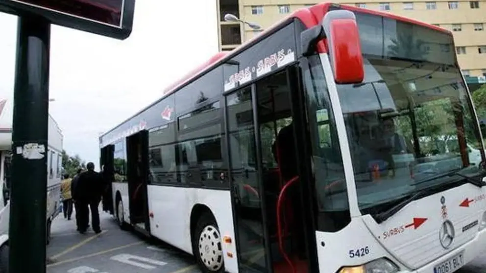 Un autob&uacute;s de Surb&uacute;s en Almer&iacute;a
