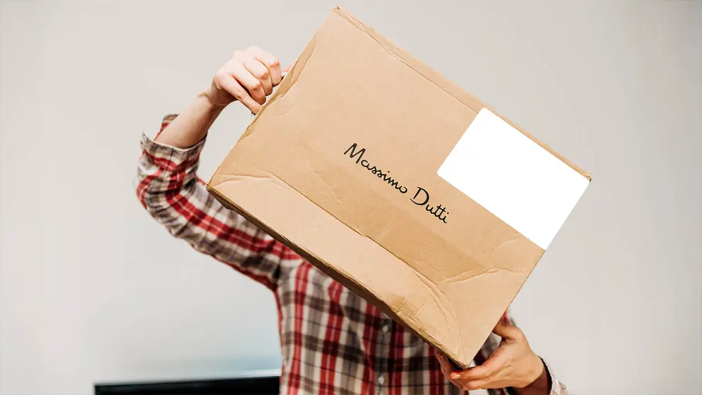Caja de Massimo Dutti