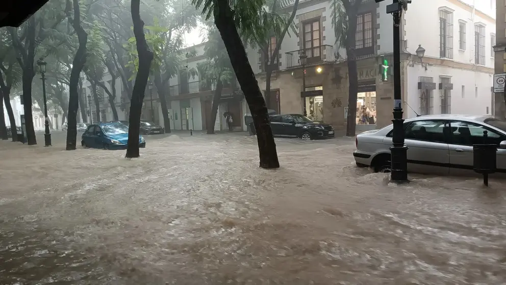 Calle de Jerez inundada tras el paso de la DANA