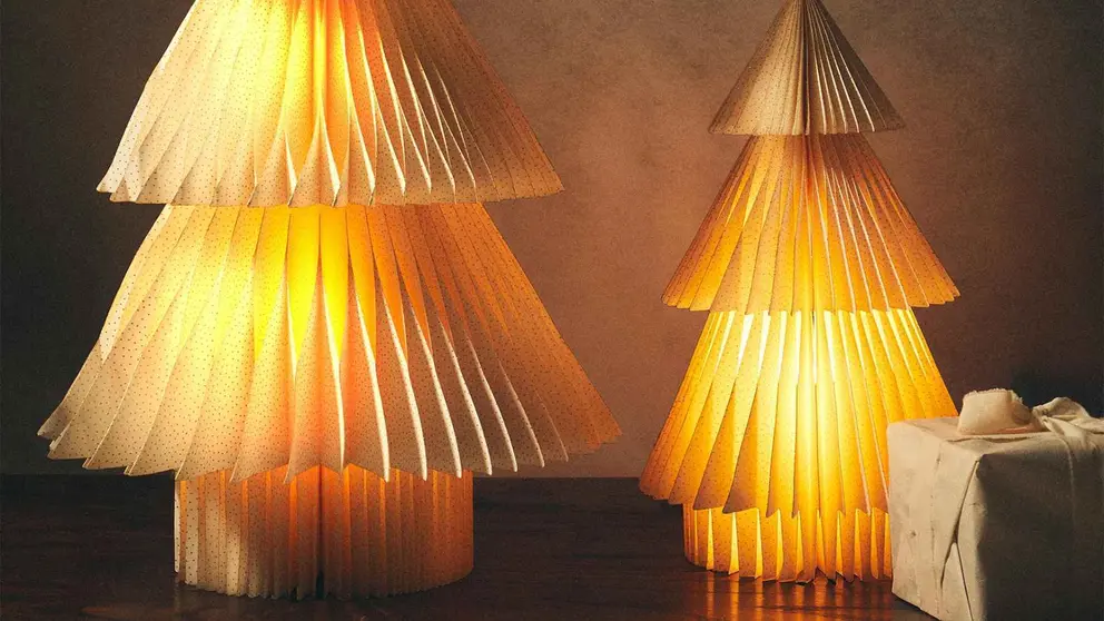 &Aacute;rbol de navidad de papel desplegable de Zara Home