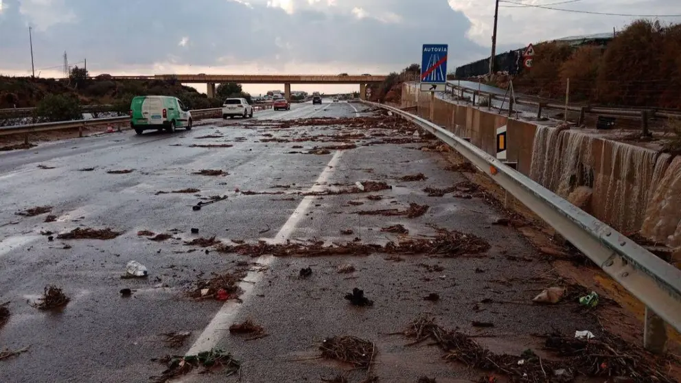 Estado de una de las carreteras en la provincia de Almer&iacute;a