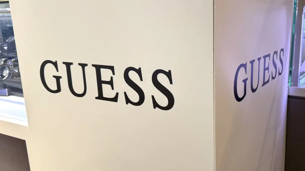 Tienda GUESS - Cristo Garc&iacute;a
