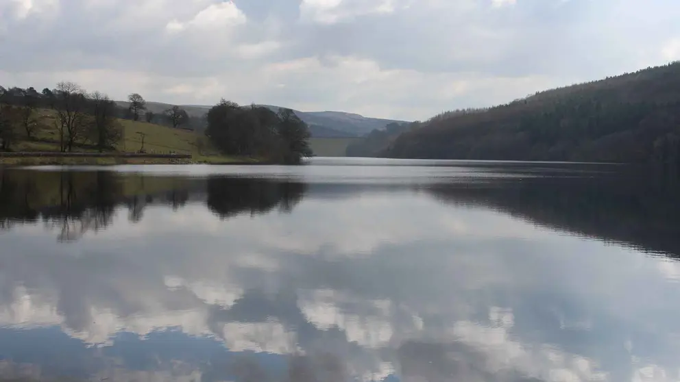 Un embalse en una foto de archivo