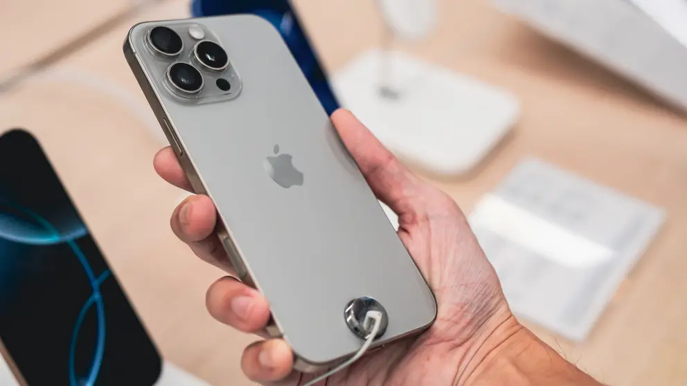 iPhone 16 Pro Max en Carrefour