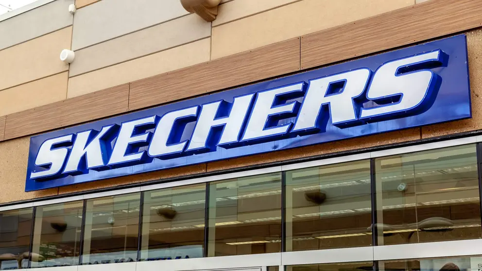 Fachada de tienda Skechers