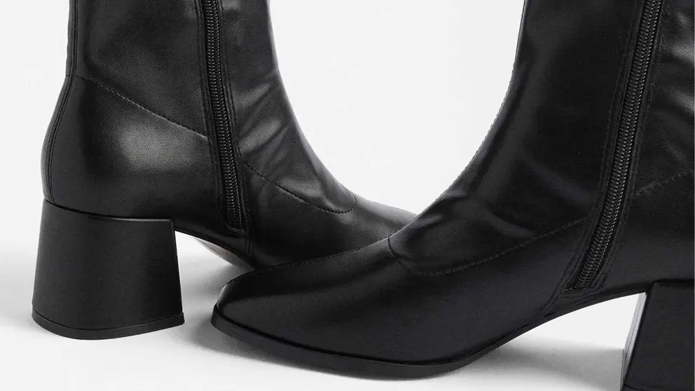 Botines con cierre de cremallera en liso Parfois