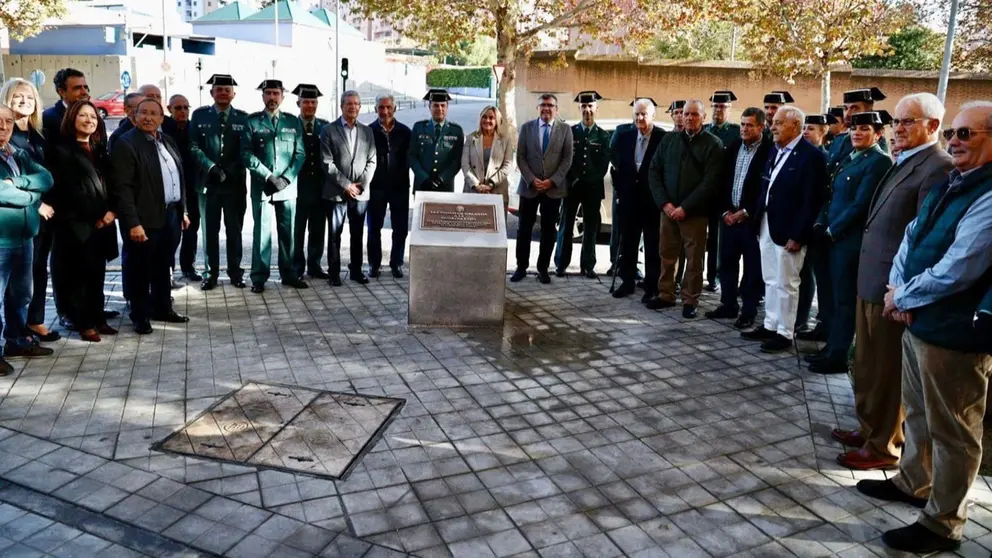Inauguraci&oacute;n de la glorieta en homenaje a la Guardia Civil