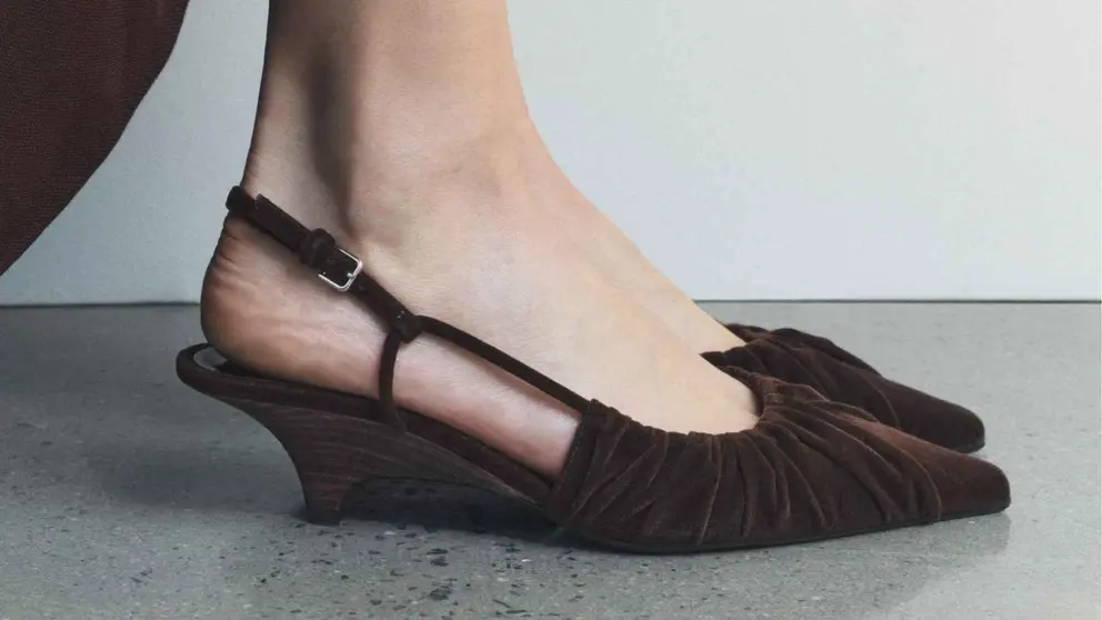 Destalonado fruncido efecto terciopelo de Zara