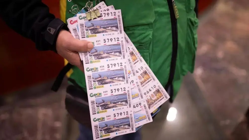 Un cuponero de la ONCE en una imagen de archivo