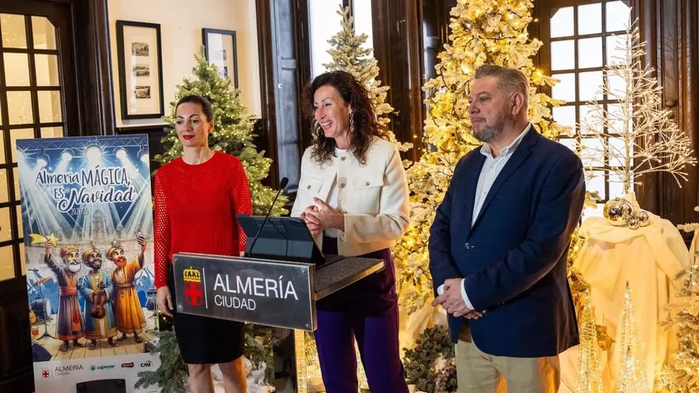 La alcaldesa Mar&iacute;a del Mar V&aacute;zquez, durante la presentaci&oacute;n del programa Navidad m&aacute;gica