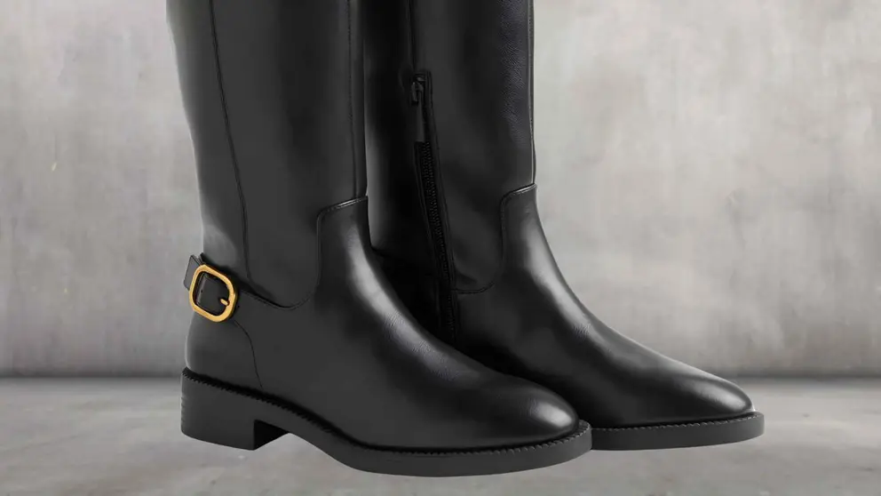 Botas altas con hebilla decorativa y cierre de cremallera en liso Parfois