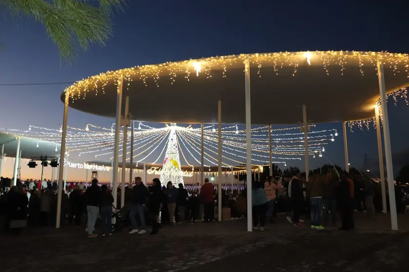 Encendido del alumbrado navide&ntilde;o del puerto de Huelva en 2023