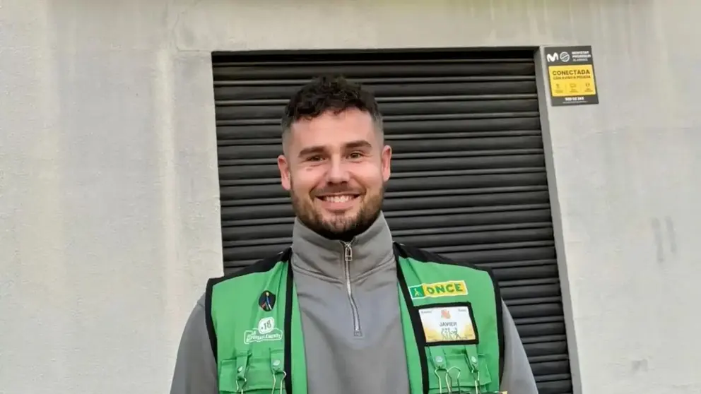 Francisco Javier Villagr&aacute;n, vendedor de la ONCE en Alcal&aacute; de Guadaira