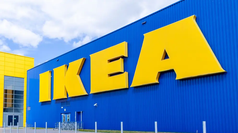 Fachada de comercio de muebles IKEA
