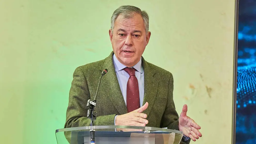 El alcalde Sevilla, Jos&eacute; Luis Sanz, durante su intervenci&oacute;n | Salvador L&oacute;pez Medina