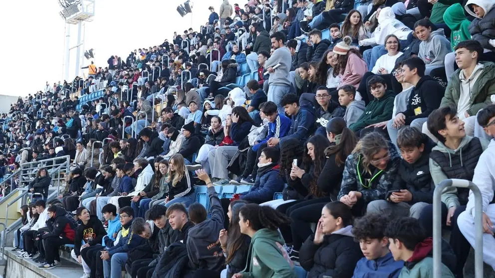Escolares de C&aacute;diz se han protegido ante un posible maremoto en el Nuevo Mirandilla | Cristo Garc&iacute;a
