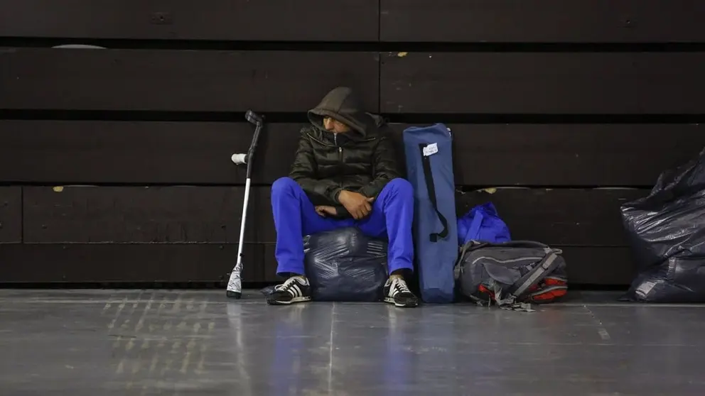 Persona sin hogar en Granada en imagen de archivo