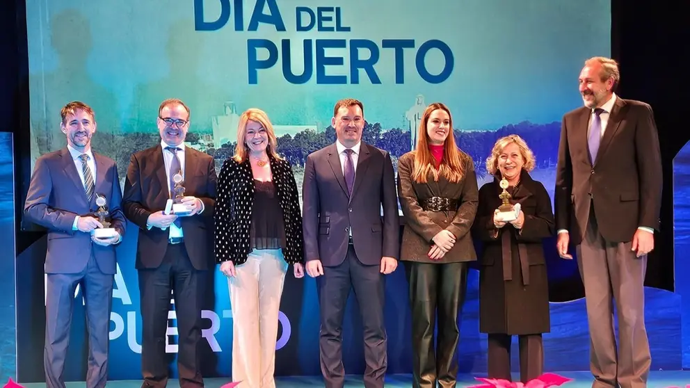 El Puerto de Huelva ha celebrado su d&iacute;a con las menciones especiales