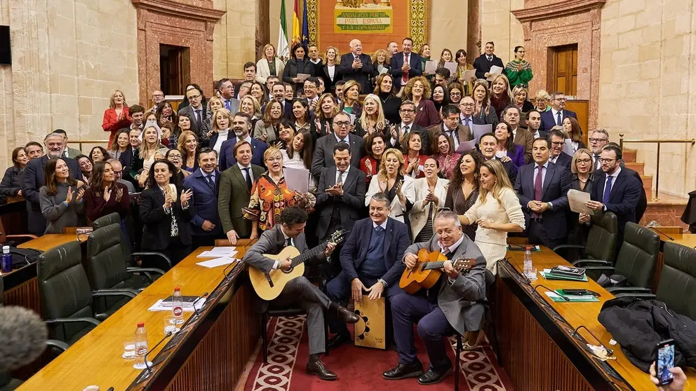 Los parlamentarios se han arrancado a cantar un villancico | Salvador L&oacute;pez Medina