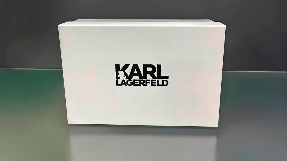 Caja de zapatillas KARL LAGERFELD