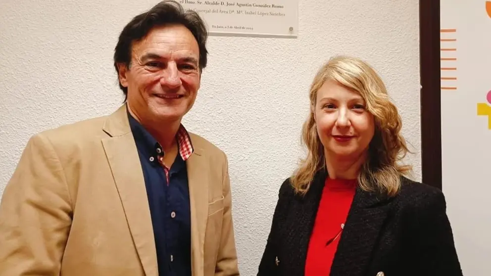 El alcalde Agust&iacute;n Gonz&aacute;lez y la concejala de Participaci&oacute;n Ciudadana, Maribel L&oacute;pez (1)