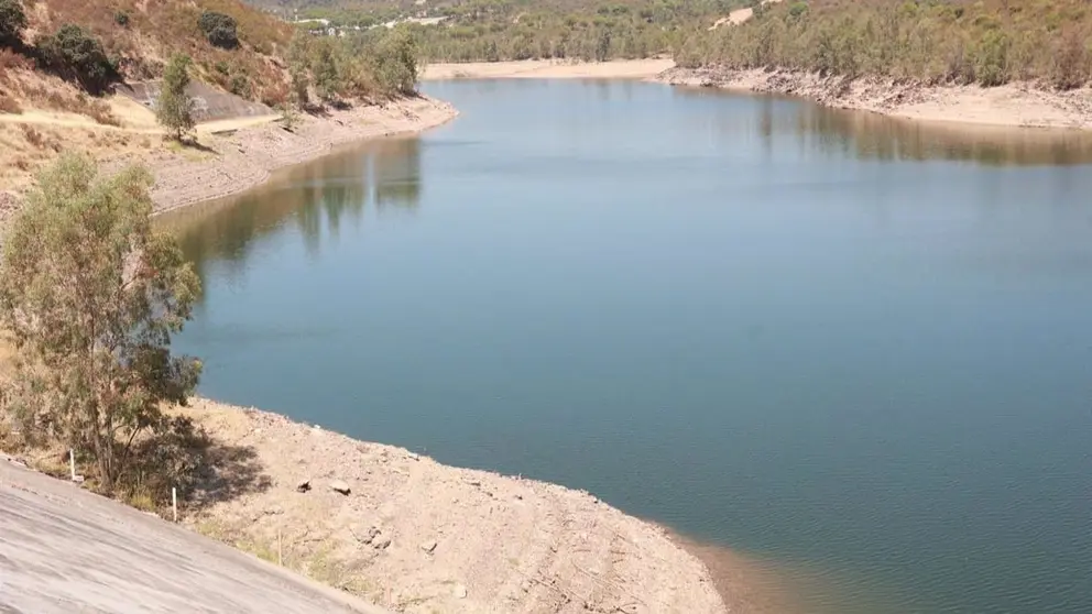 Vista general del embalse de Aznalc&oacute;llar