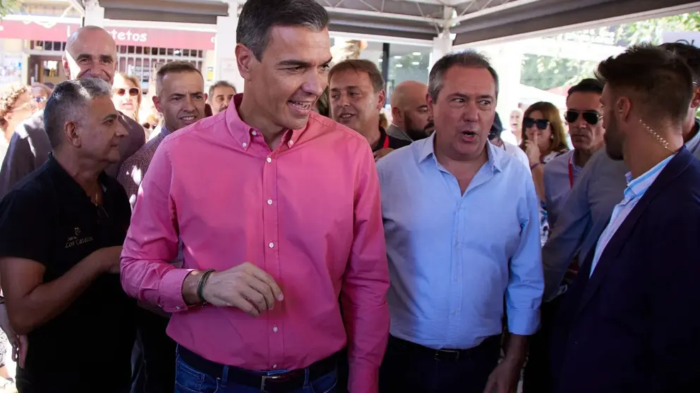 Pedro S&aacute;nchez, junto a Juan Espadas, en una imagen de archivo