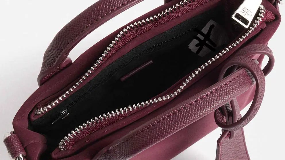 Bolsa tote con textura aterciopelada de Parfois