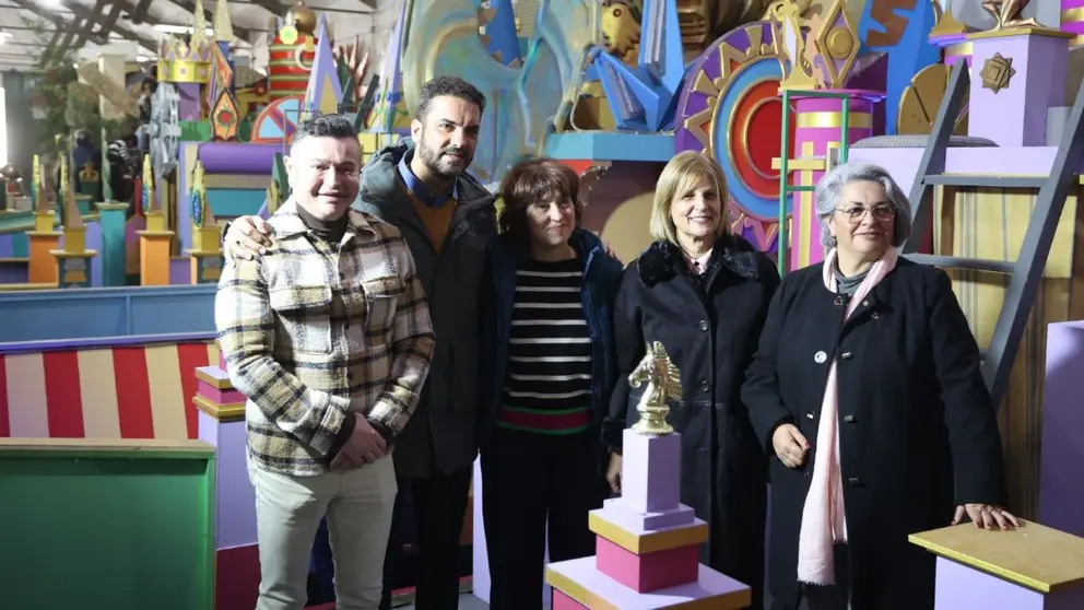 Los representantes de los Reyes Magos de Jerez en el Taller de Fiestas | Cristo Garc&iacute;a